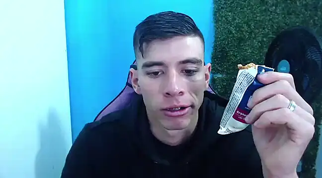 Snapshot of DEIBY_BABY chatting on 12-16-24, 08:26 DEIBY BABY online show from 12-16-24, 08:26