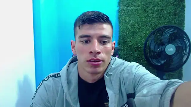 Snapshot of DEIBY_BABY chatting on 12-28-24, 08:36 DEIBY BABY online show from 12-28-24, 08:36