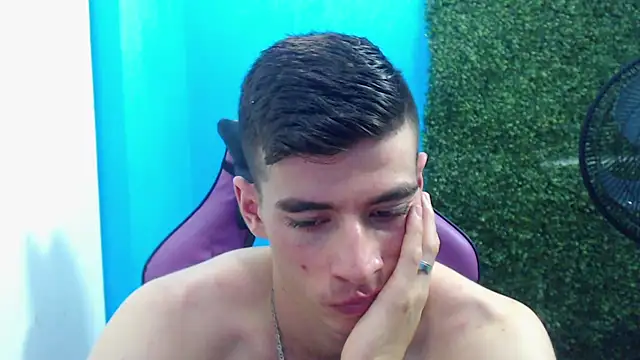 Snapshot of DEIBY_BABY chatting on 12-31-24, 12:43 DEIBY BABY online show from 12-31-24, 12:43