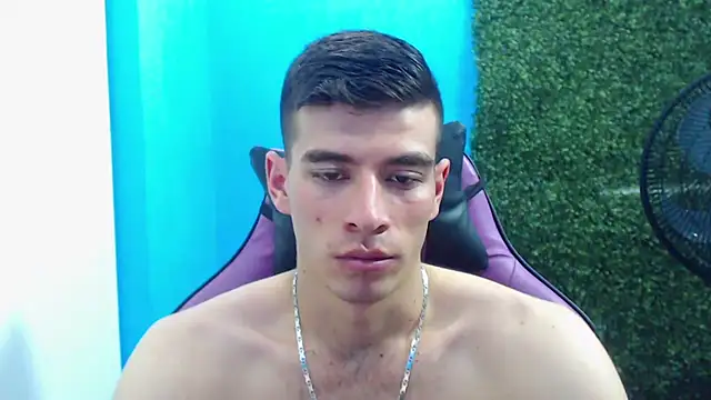 Snapshot of DEIBY_BABY chatting on 12-31-24, 03:45 DEIBY BABY online show from 12-31-24, 03:45