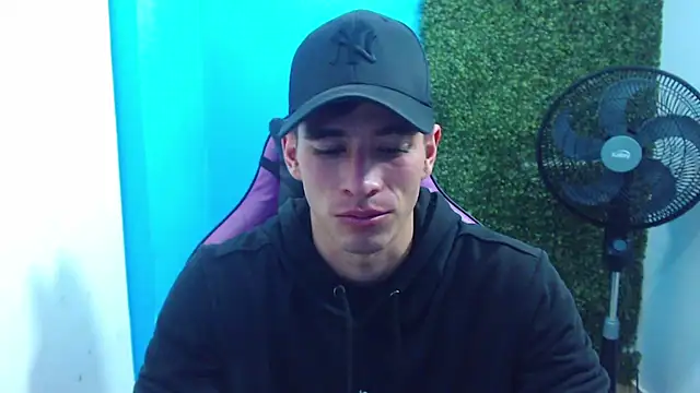 Snapshot of DEIBY_BABY chatting on 01-11-25, 01:48 DEIBY BABY online show from 01-11-25, 01:48