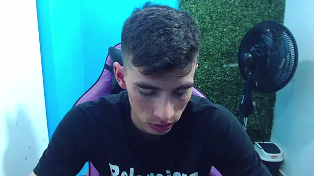 Snapshot of DEIBY_BABY chatting on 01-16-25, 03:34 DEIBY BABY online show from 01-16-25, 03:34