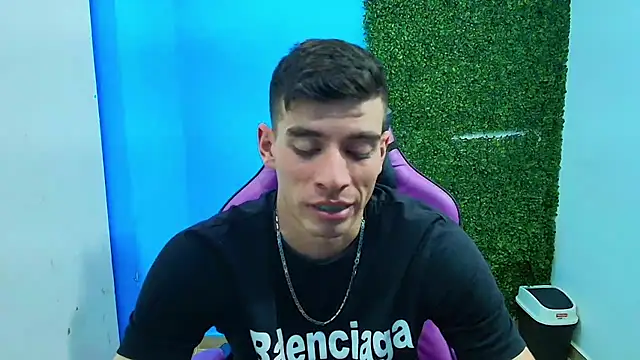 Snapshot of DEIBY_BABY chatting on 01-18-25, 04:04 DEIBY BABY online show from 01-18-25, 04:04