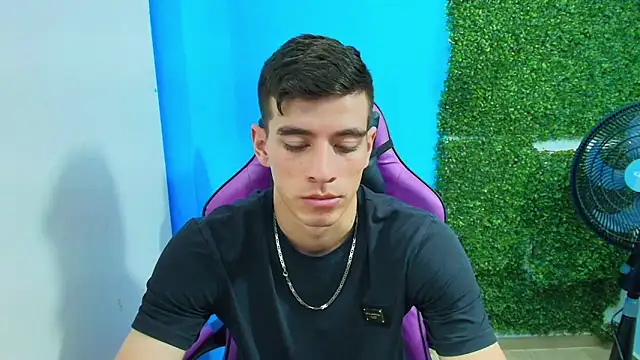 Snapshot of DEIBY_BABY chatting on 01-24-25, 04:48 DEIBY BABY online show from 01-24-25, 04:48