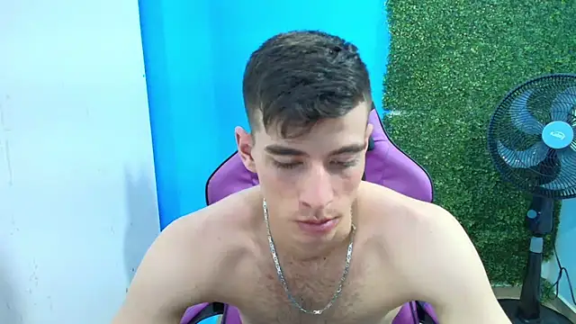 Snapshot of DEIBY_BABY chatting on 02-01-25, 11:27 DEIBY BABY online show from 02-01-25, 11:27