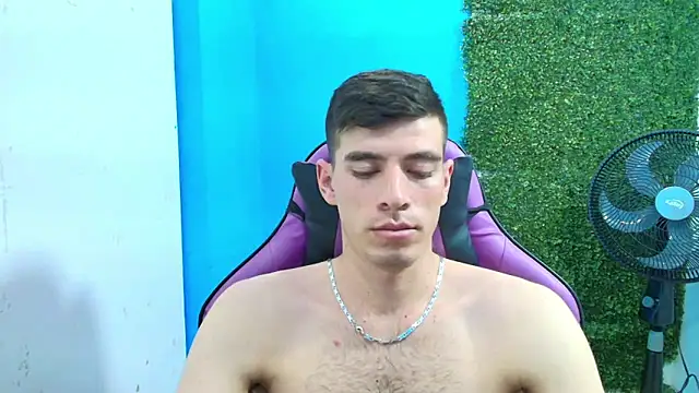 Snapshot of DEIBY_BABY chatting on 02-05-25, 04:16 DEIBY BABY online show from 02-05-25, 04:16