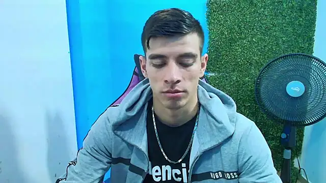 Snapshot of DEIBY_BABY chatting on 02-08-25, 03:52 DEIBY BABY online show from 02-08-25, 03:52