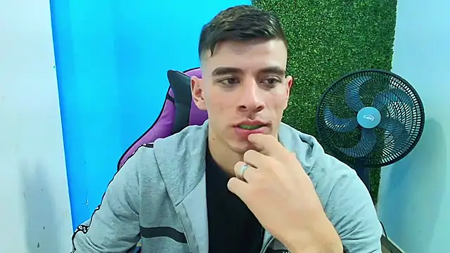 Snapshot of DEIBY_BABY chatting on 02-09-25, 04:46 DEIBY BABY online show from 02-09-25, 04:46