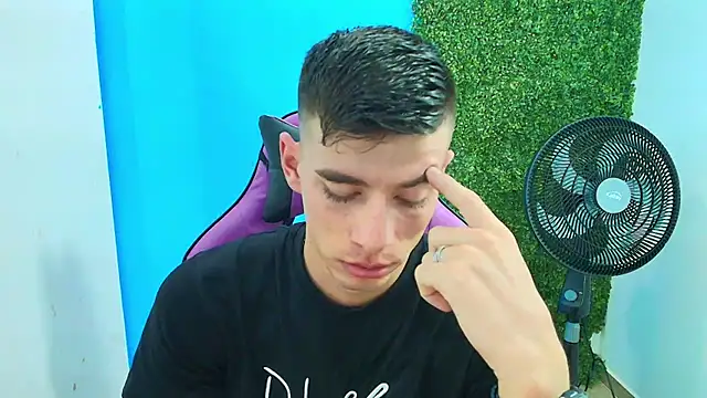 Snapshot of DEIBY_BABY chatting on 02-10-25, 10:40 DEIBY BABY online show from 02-10-25, 10:40