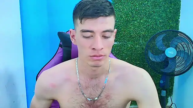 Snapshot of DEIBY_BABY chatting on 02-14-25, 12:51 DEIBY BABY online show from 02-14-25, 12:51