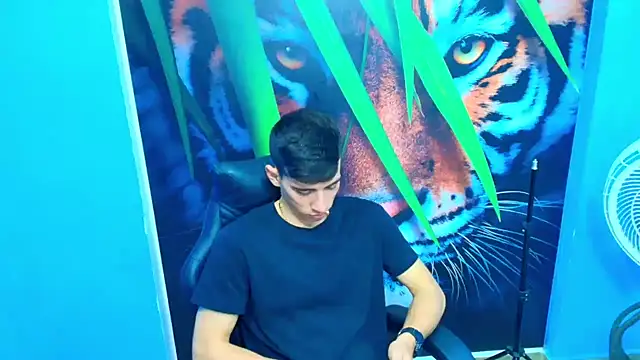 Snapshot of DEIBY_BABY chatting on 09-19-25, 05:35 DEIBY BABY online show from 09-19-25, 05:35