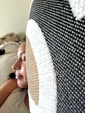 Natur4lBeautyb33 online show from 10-21-25, 08:53