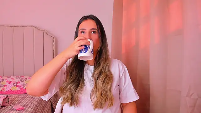 Hanna86 online show from 11-30-25, 01:59