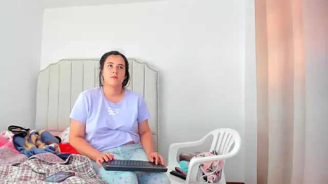 Hanna86 online show from 01-15-26, 02:21