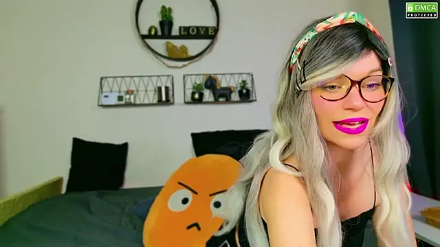 Kittychatte online show from 12-05-24, 08:22