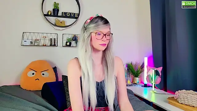 Kittychatte online show from 01-11-25, 07:39