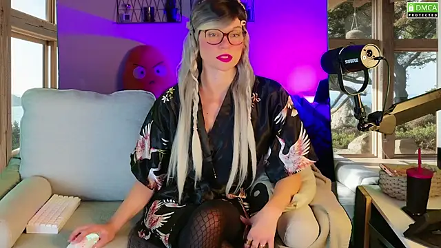 Kittychatte online show from 10-12-25, 09:41