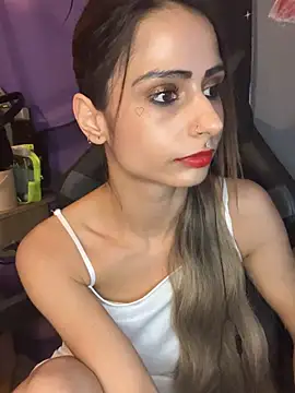 LaPetitechienne1 online show from 12-22-24, 11:31