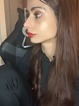 LaPetitechienne1 online show from 01-17-25, 08:13