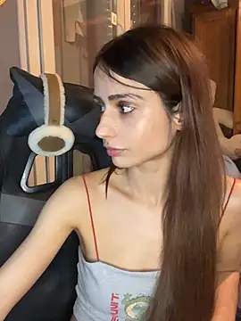 LaPetitechienne1 online show from 01-29-25, 03:04