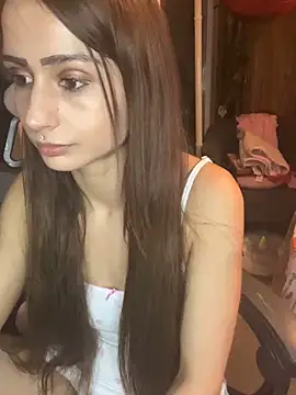 LaPetitechienne1 online show from 02-08-25, 12:06