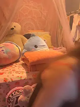 LaPetitechienne1 online show from 03-01-25, 12:39