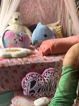 LaPetitechienne1 online show from 03-21-25, 12:50