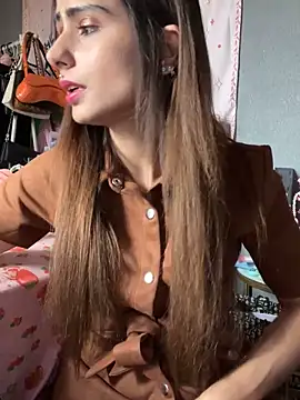 LaPetitechienne1 online show from 10-17-25, 12:19