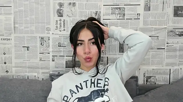 Snapshot of Mhelanny2 chatting on 12-07-24, 02:35 Mhelanny2 online show from 12-07-24, 02:35