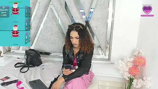 StefanyMiler online show from 12-19-24, 07:18