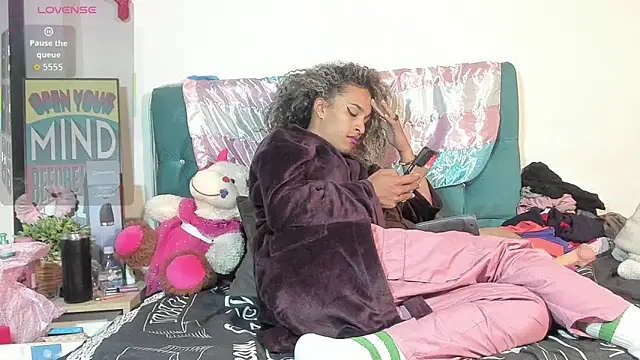 Snapshot of StefanyMiler chatting on 06-29-26, 03:46 StefanyMiler online show from 06-29-26, 03:46
