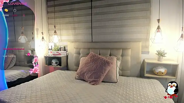 Snapshot of cristal__hot_1 chatting on 04-24-26, 05:10 cristal hot 1 online show from 04-24-26, 05:10