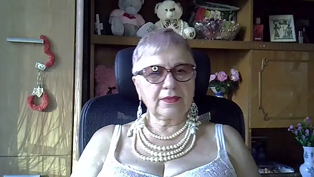 SweetCherry27 online show from 09-18-25, 04:47