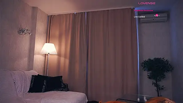 Snapshot of SofyBruno chatting on 02-25-25, 05:19 SofyBruno online show from 02-25-25, 05:19