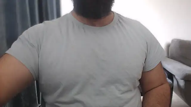 hugemachohandsome online show from 09-28-25, 10:42