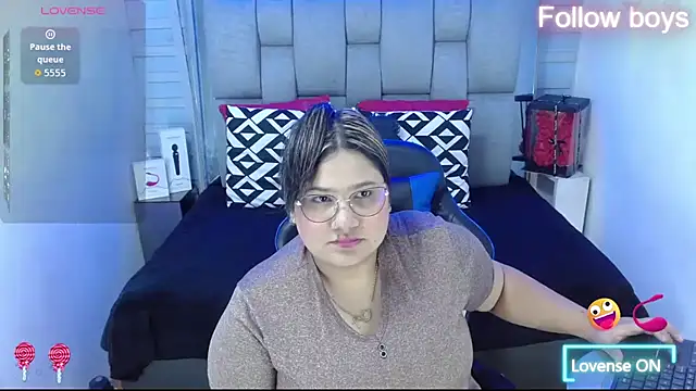 evelin zaens online show from 10-14-25, 04:57