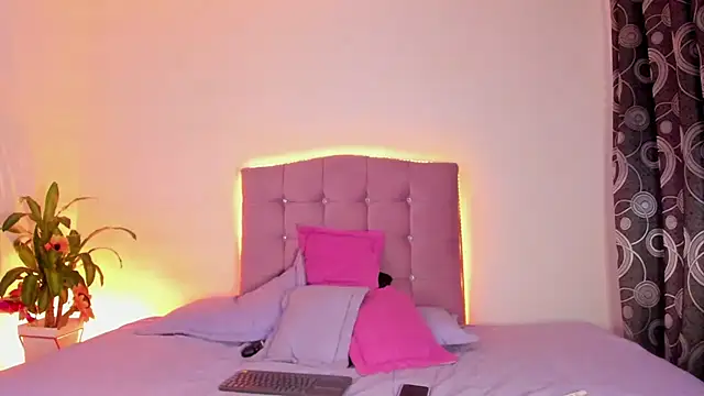 MarieLatex online show from 03-08-25, 02:01