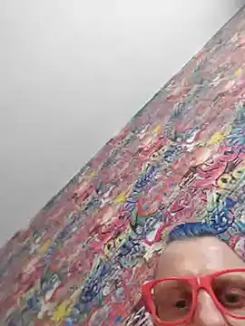 Snapshot of Zu_Real chatting on 12-22-24, 10:38 Zu Real online show from 12-22-24, 10:38