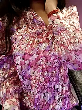 Snapshot of Aditi_1 chatting on 01-17-25, 12:42 Aditi 1 online show from 01-17-25, 12:42