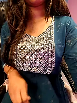 Snapshot of Aditi_1 chatting on 01-24-25, 02:39 Aditi 1 online show from 01-24-25, 02:39