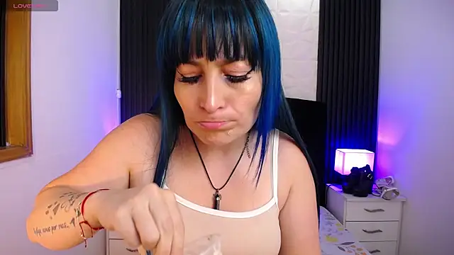 alicia moom online show from 02-28-25, 07:03