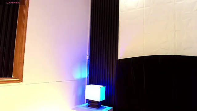Snapshot of alicia_moom chatting on 03-16-26, 07:29 alicia moom online show from 03-16-26, 07:29