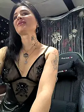 Snapshot of KikiXRed chatting on 02-04-25, 10:43 KikiXRed online show from 02-04-25, 10:43