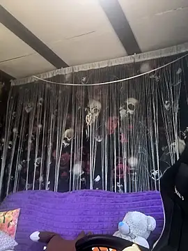 Snapshot of KikiXRed chatting on 05-09-26, 11:59 KikiXRed online show from 05-09-26, 11:59