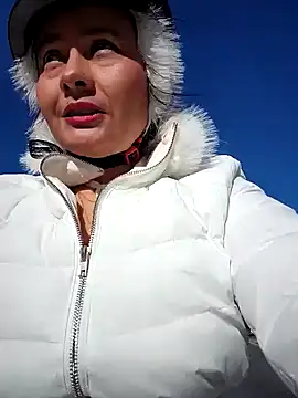 Snapshot of bellapaty chatting on 12-28-24, 12:03 bellapaty online show from 12-28-24, 12:03