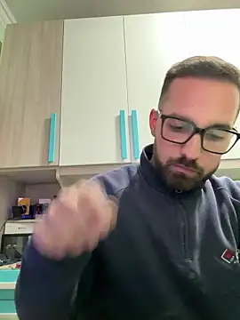 michele1500 online show from 12-16-25, 04:34