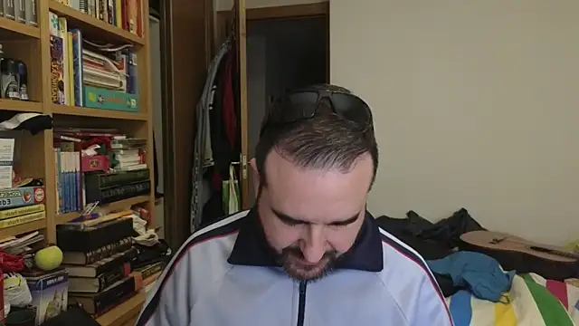 curiosillo83 online show from 04-09-26, 09:04