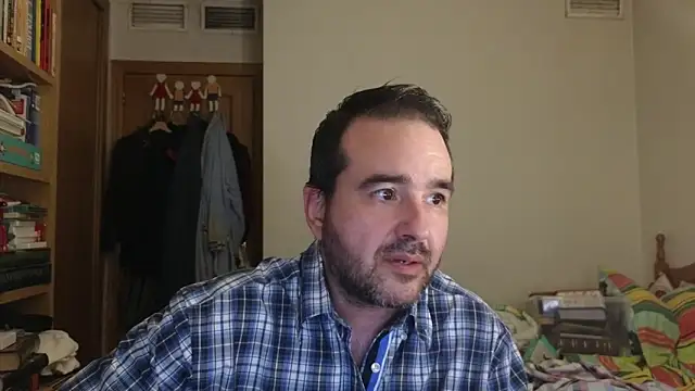 Snapshot of curiosillo83 chatting on 05-27-26, 02:47 curiosillo83 online show from 05-27-26, 02:47