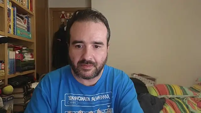 Snapshot of curiosillo83 chatting on 06-06-26, 11:09 curiosillo83 online show from 06-06-26, 11:09