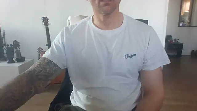 jouet75 online show from 04-23-26, 06:25